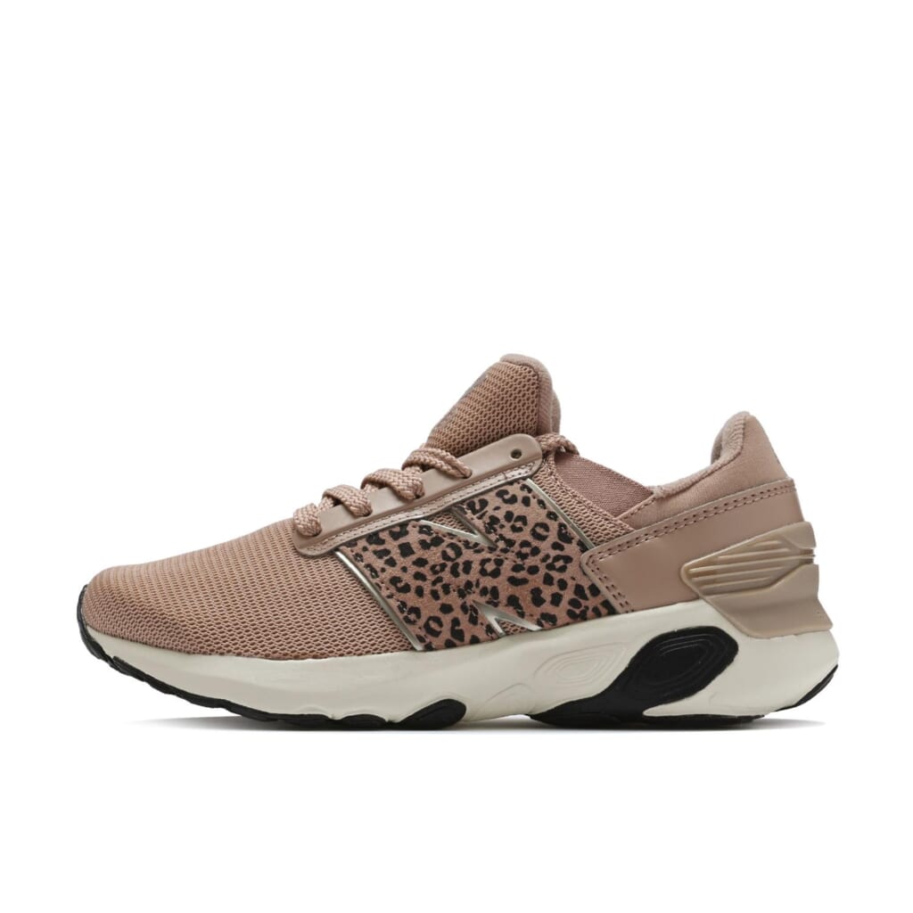 ニューバランス FRESH FOAM 1400v1　ベージュ