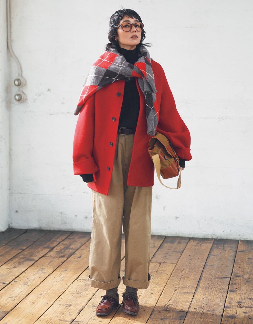 POSTEREGANT（ポステレガント） 赤のハーフコートコーデ 竹下玲奈さん