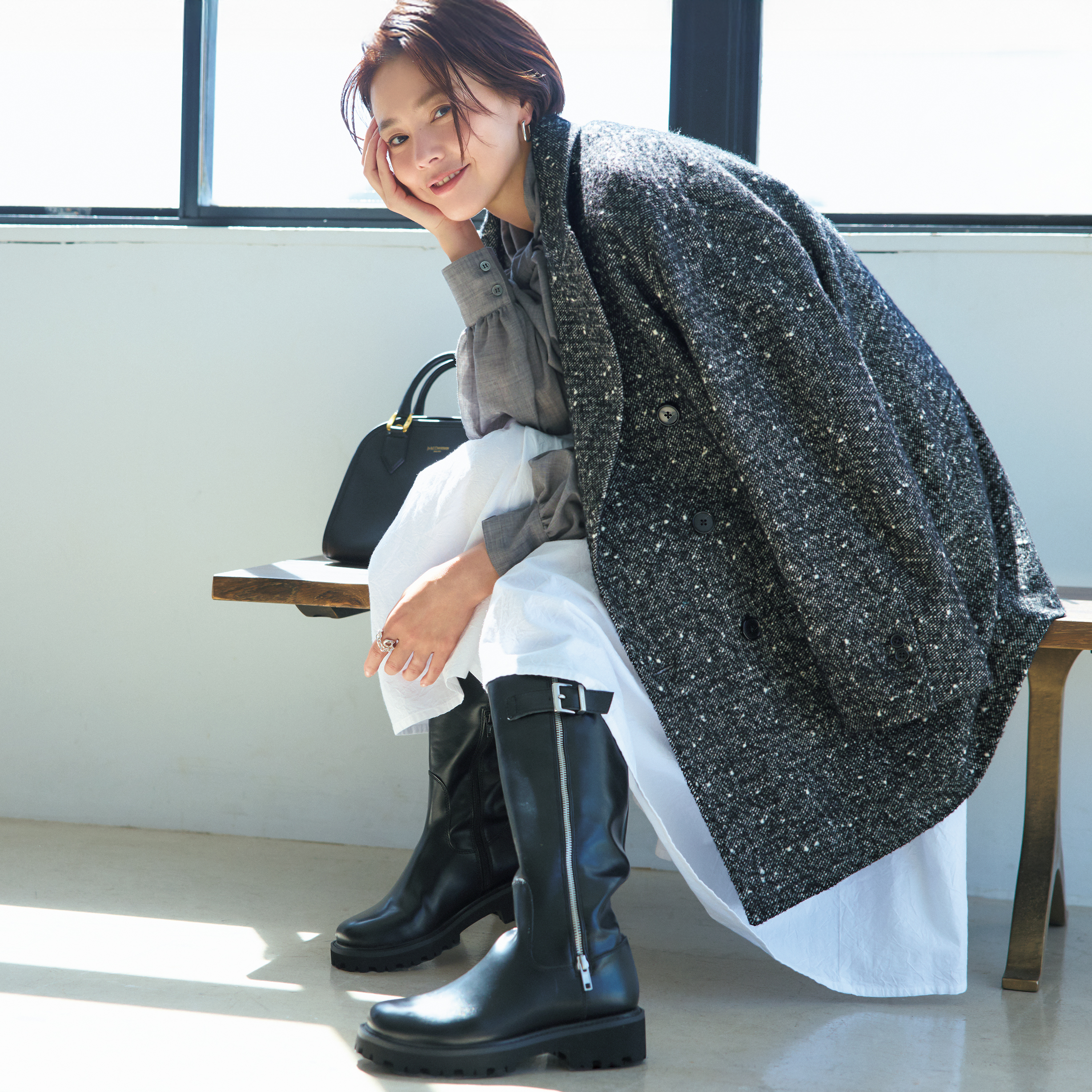 黒のロングブーツコーデ 浅見れいなさん