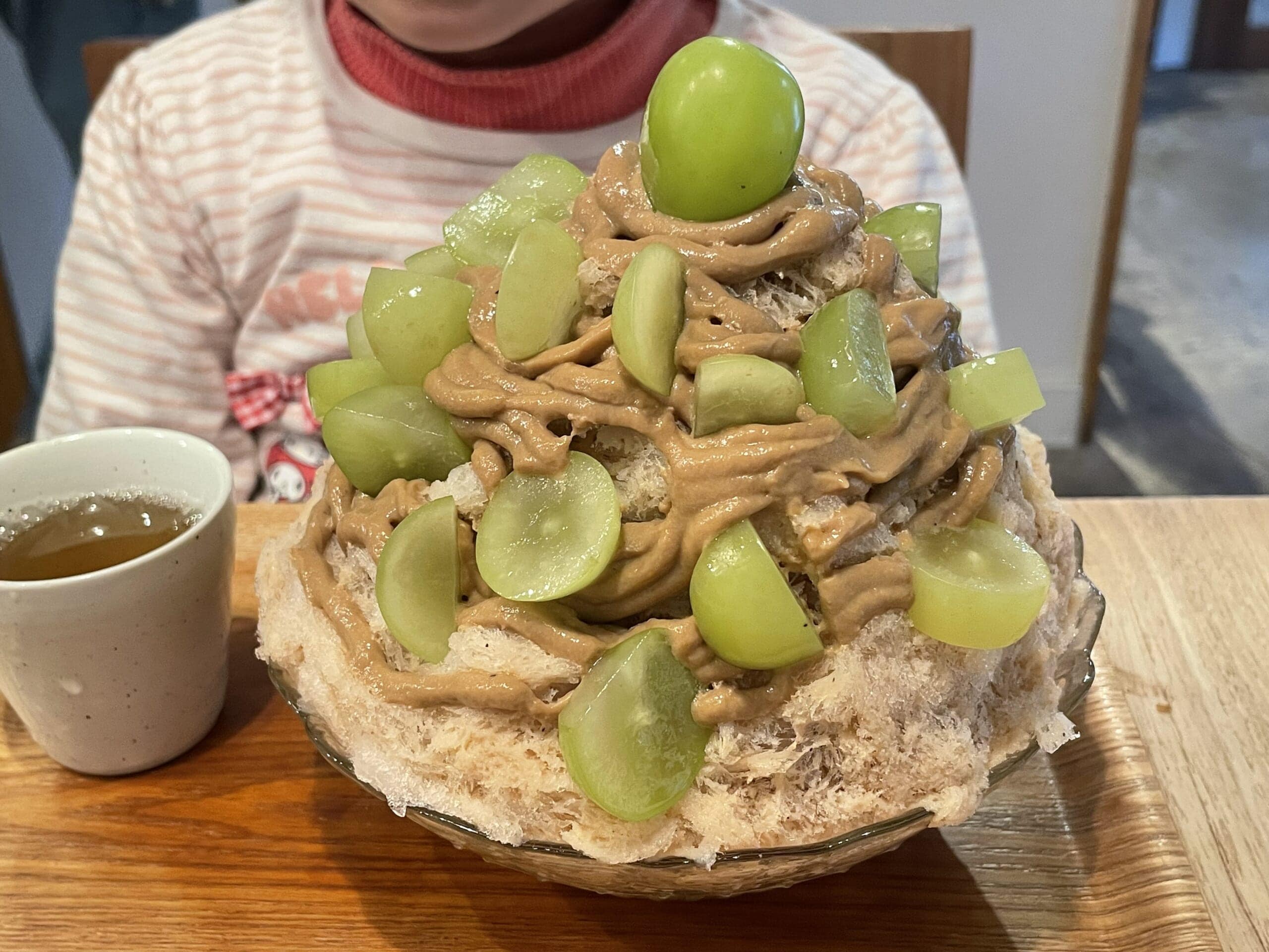 カフェクノップゥさんのシャインマスカットアールグレーのかき氷2025