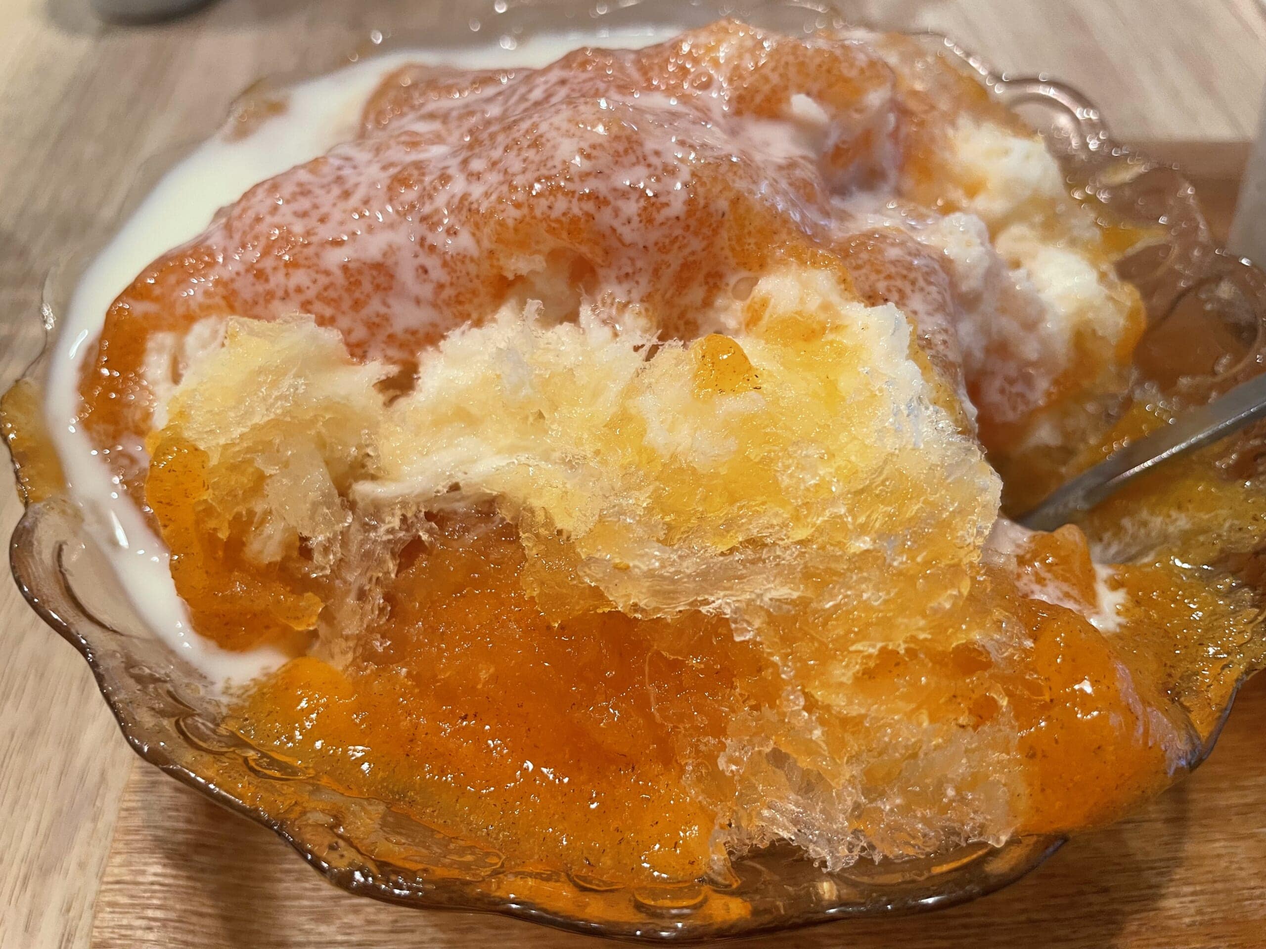 カフェクノップゥさんの柿ミルクのかき氷