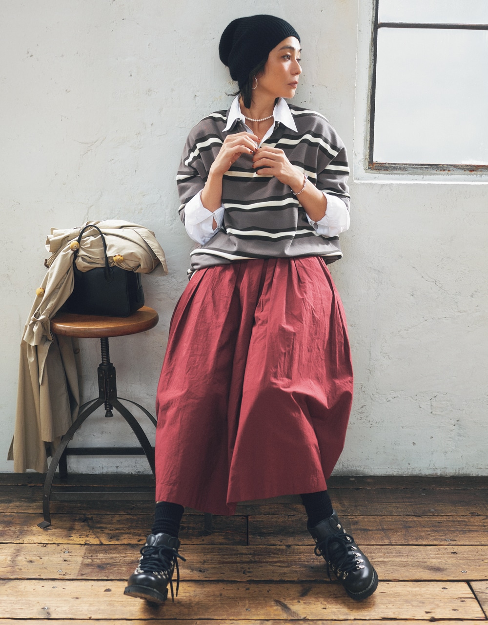 【YAECA CANVAS DESIGN（ヤエカ カンバス デザイン）】赤のコットンスカートコーデ 竹下玲奈さん