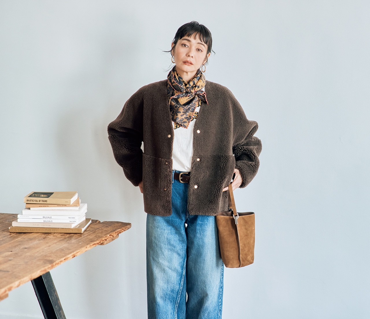 竹下玲奈さんのMICA & DEAL(マイカ アンド ディール)reversible vn boa coatのコーデ