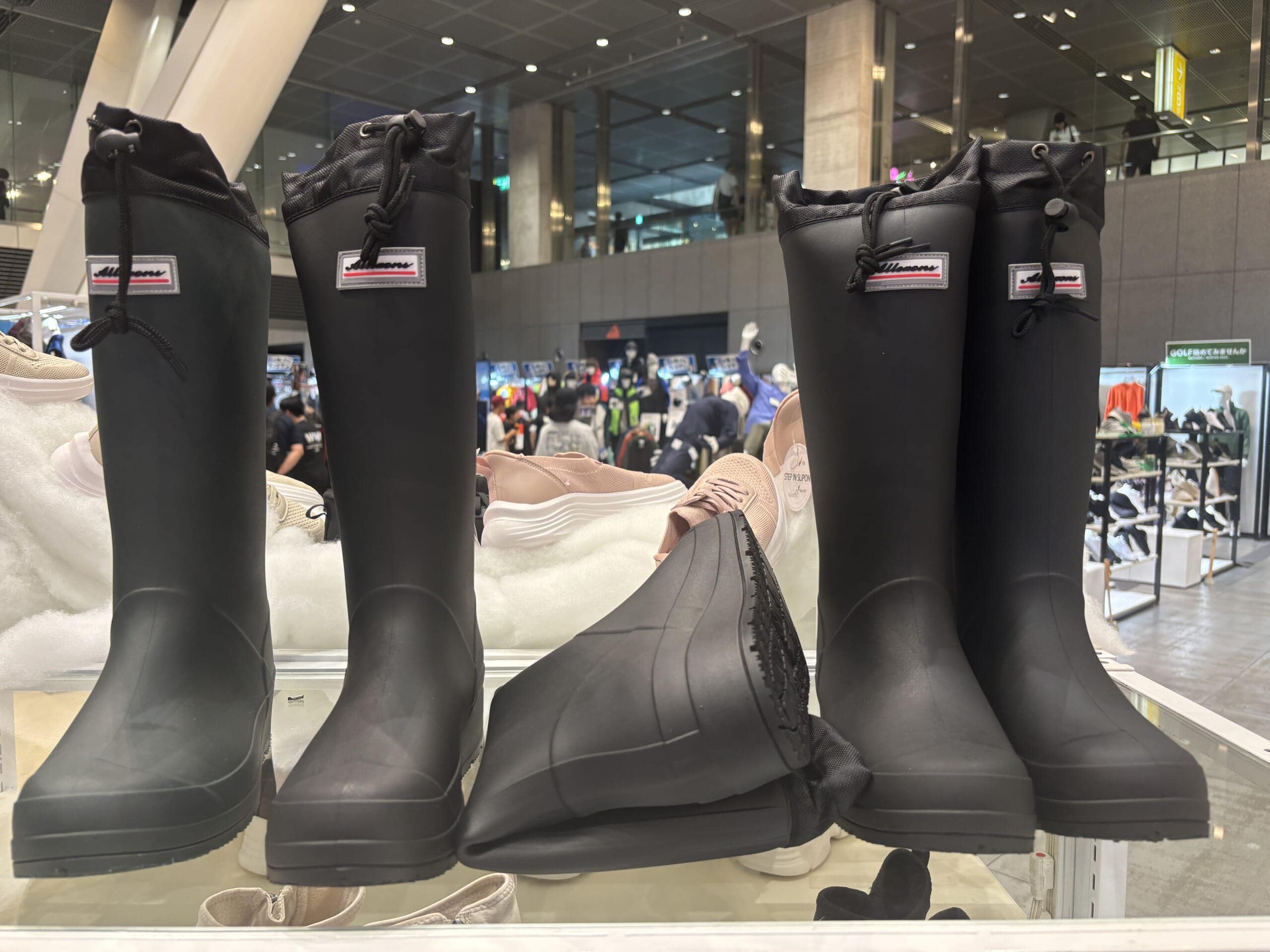 ワークマン　レディース防寒サファリLIGHTレインブーツ