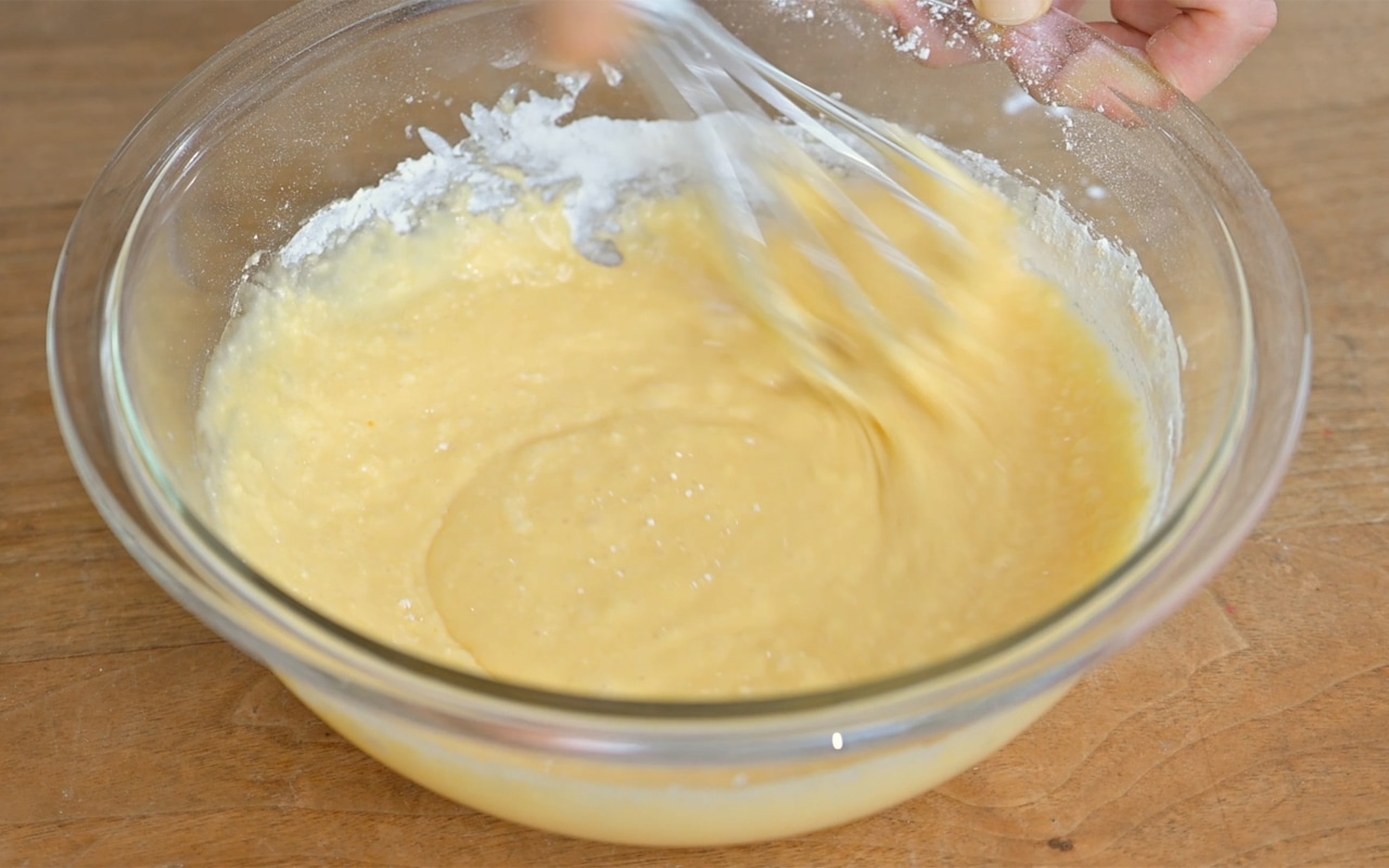 ダマがなくなるまで混ぜる。