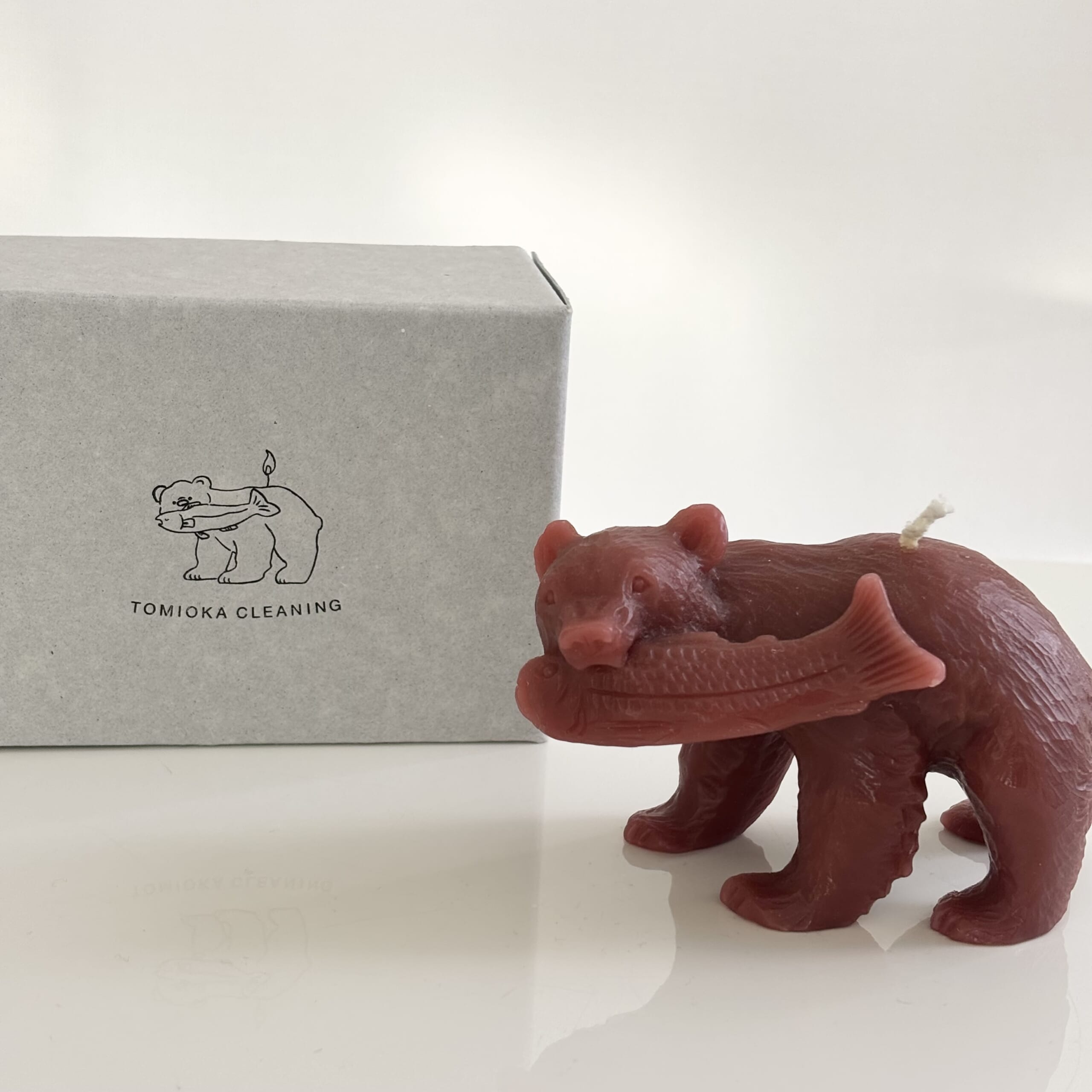 とみおかクリーニング　木彫り熊