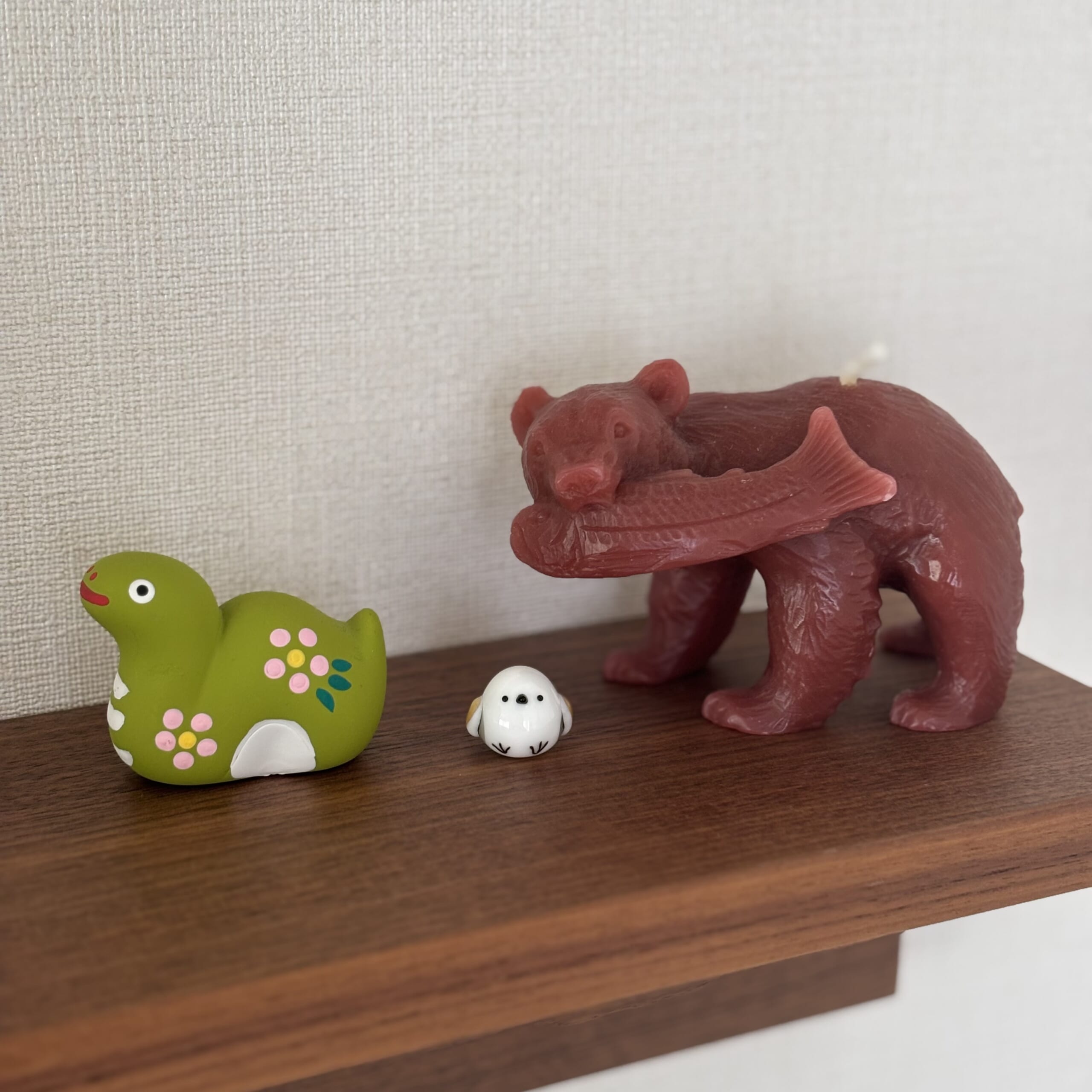 とみおかクリーニング　木彫り熊