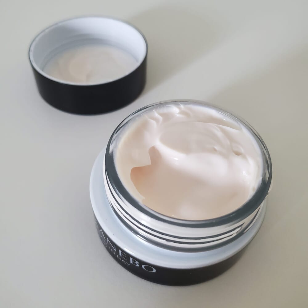 KANEBO　クリーム　イン　デイⅡ