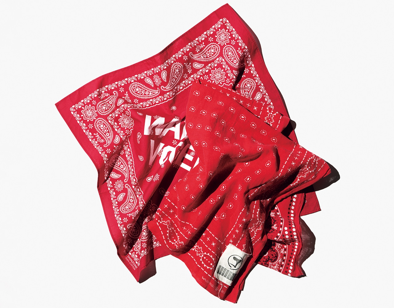 【ILL ONE EIGHTY（イル ワンエイティ）】と【THE SHINZONE（ザ シンゾーン）】の赤いバンダナ