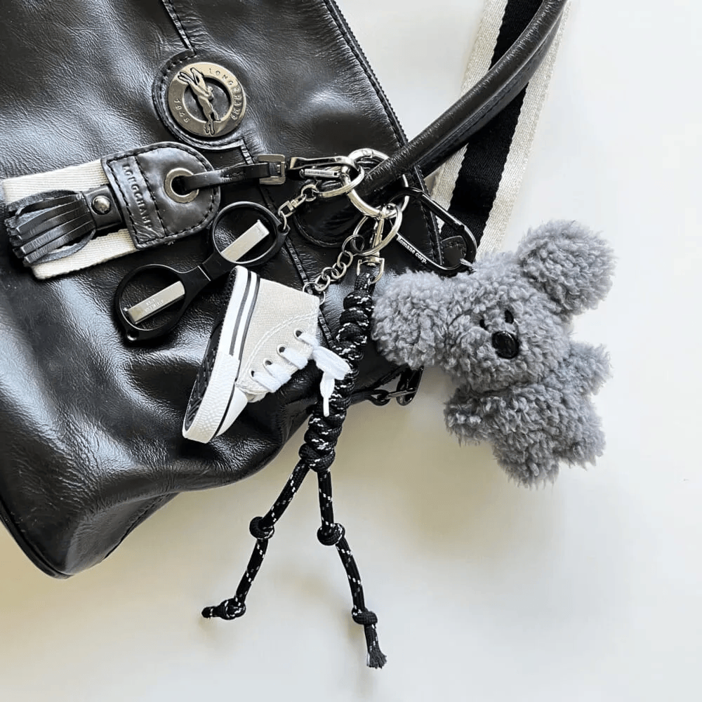 「ロンシャン」のエナメルバッグ