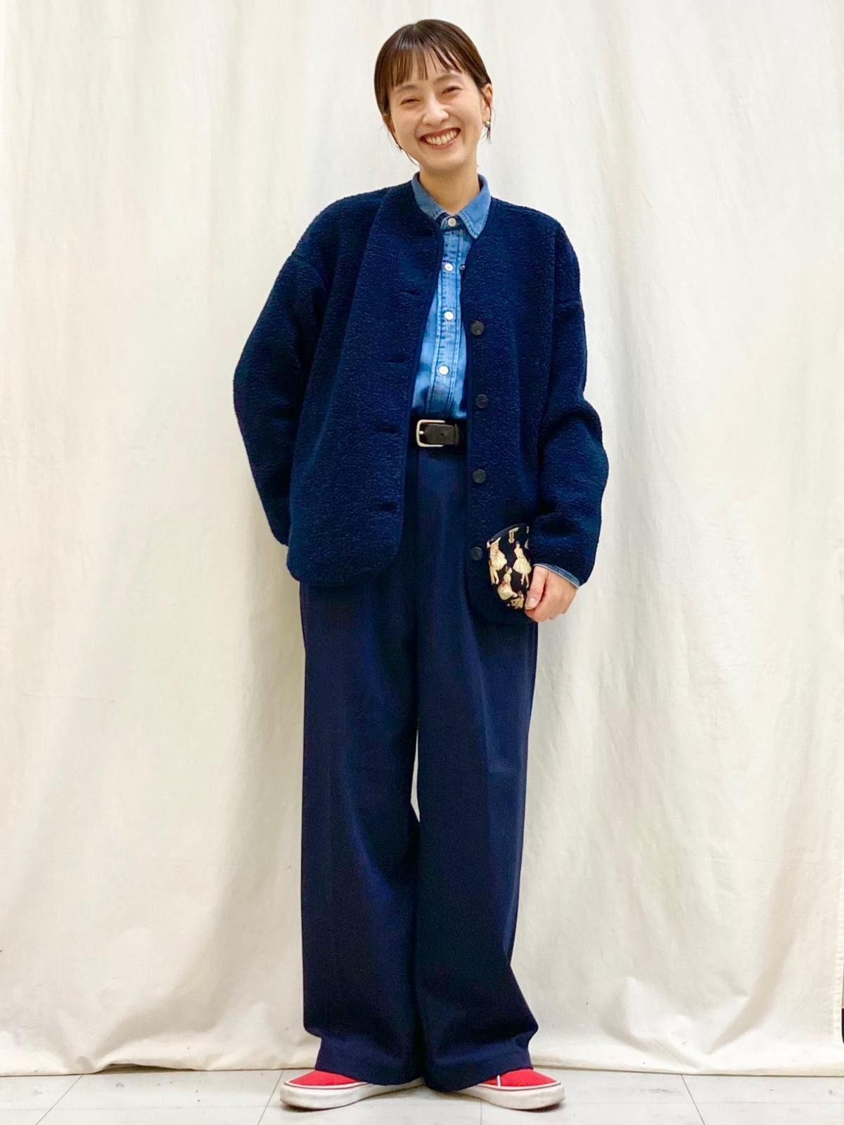 ボアフリースリラックスカーディガンのネイビーを使ったコーデ
