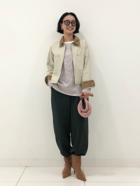 ジップアップショートジャケット　ナチュラルを使ったスウェットコーデ