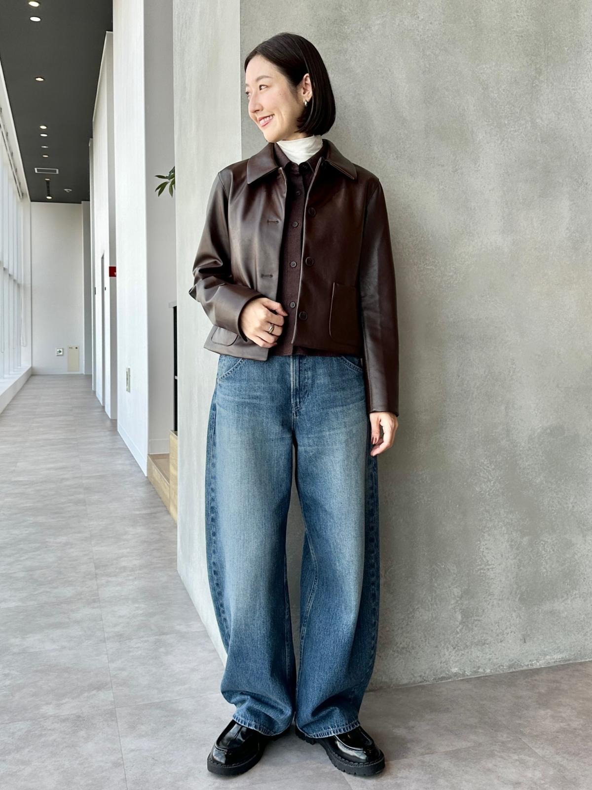 コーティングショートジャケット　ブラウンを使ったコーデ