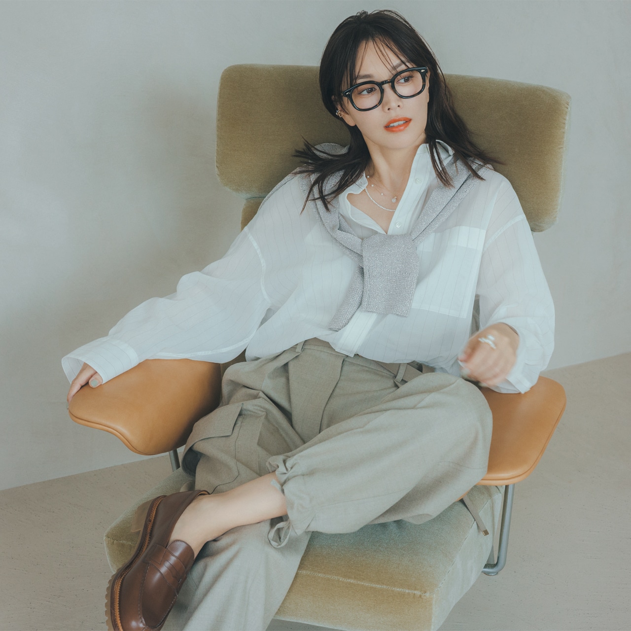 【華奢パール】×【ハンサムスタイル】コーデ 蛯原友里さん