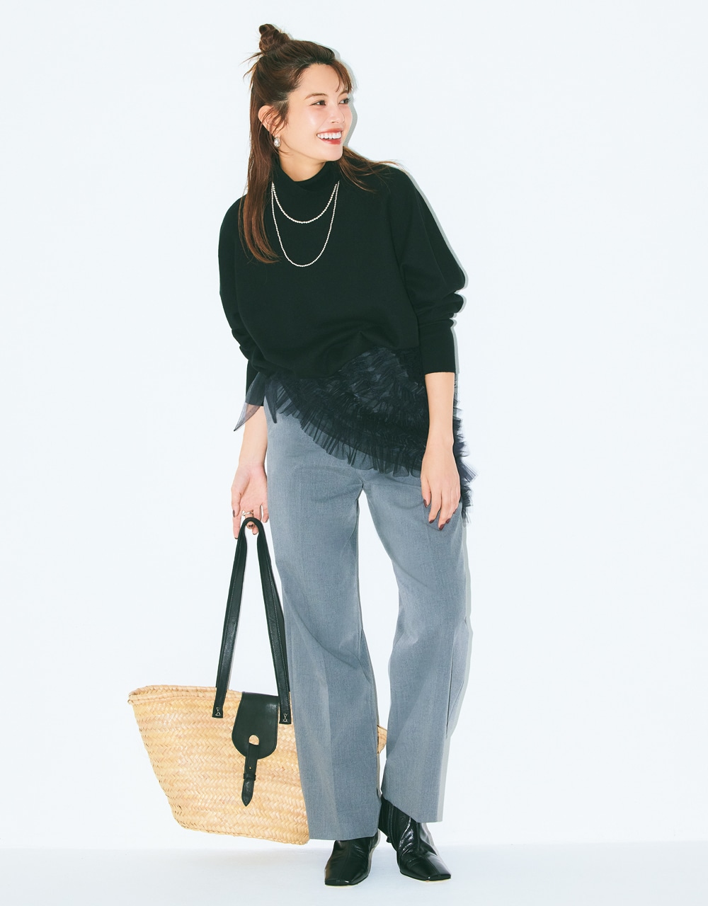 チャレンジアイテムのチュールスカーフは、トップスとつなげるようにあしらうのが大正解 コーデ 垣内彩未さん