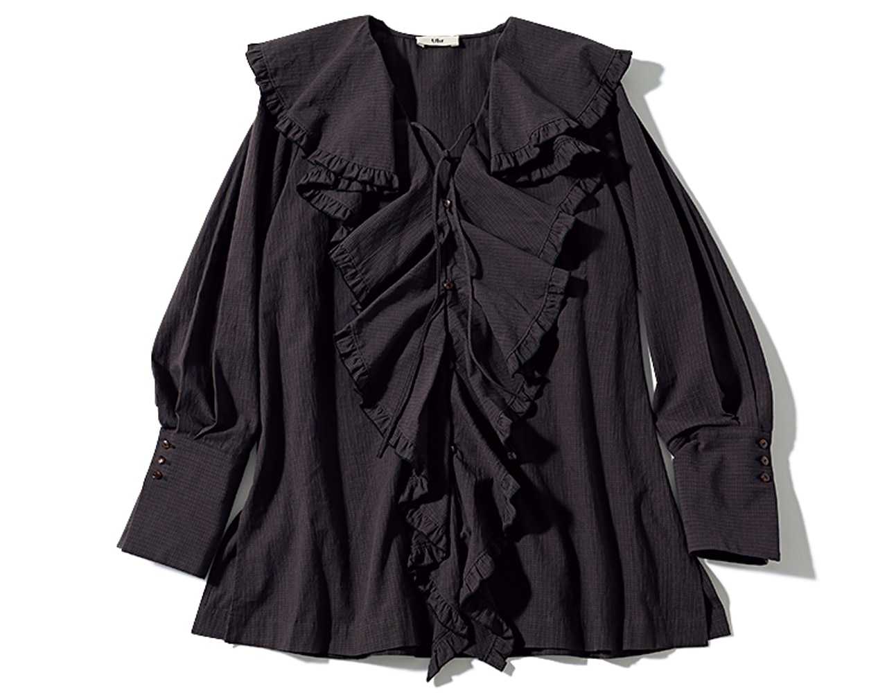 Uhr（ウーア）のフリルブラウス　￥39600