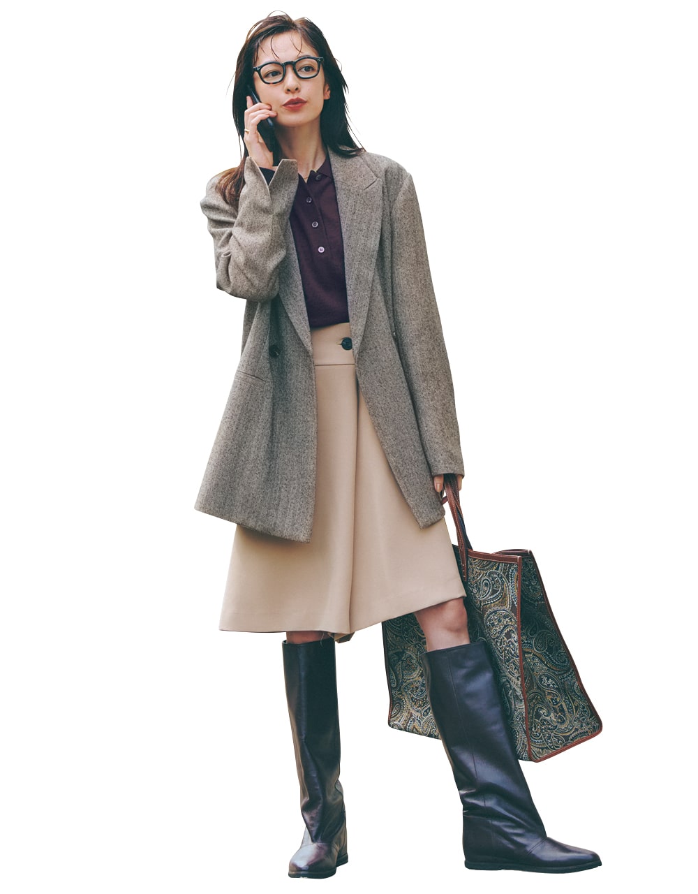 【ZARA（ザラ）】のハーフパンツコーデでオフィスワーク 森絵梨佳さん