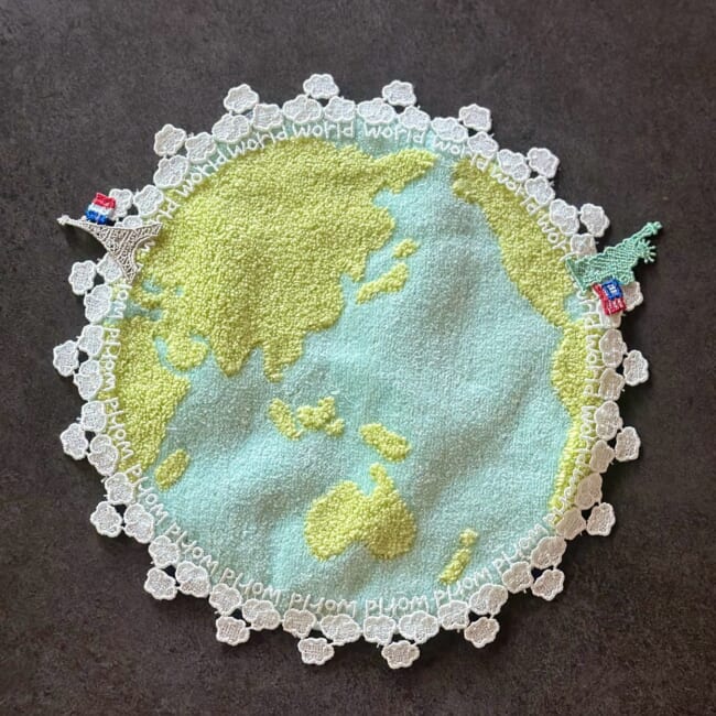 近沢レースのタオルハンカチ「世界旅行」