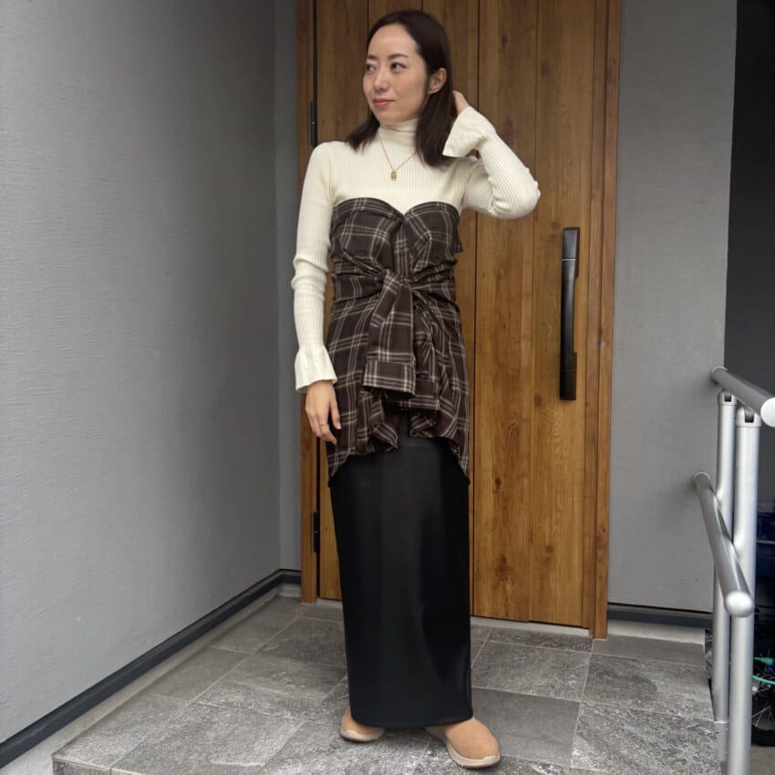 LEE100人隊のチェックシャツのビスチェ風コーデ