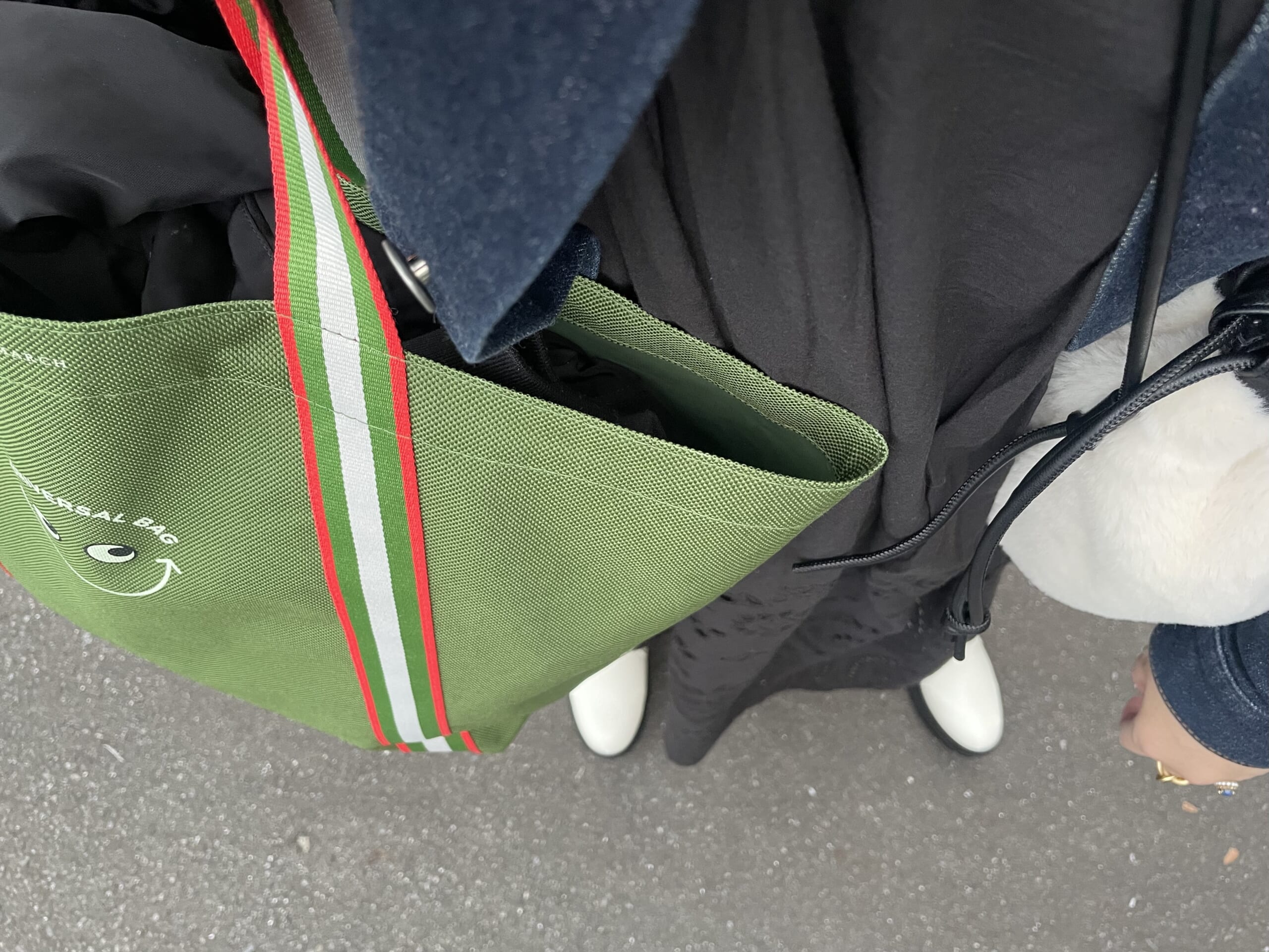 40代女性の2025年11月中旬コーデ、足元写真2