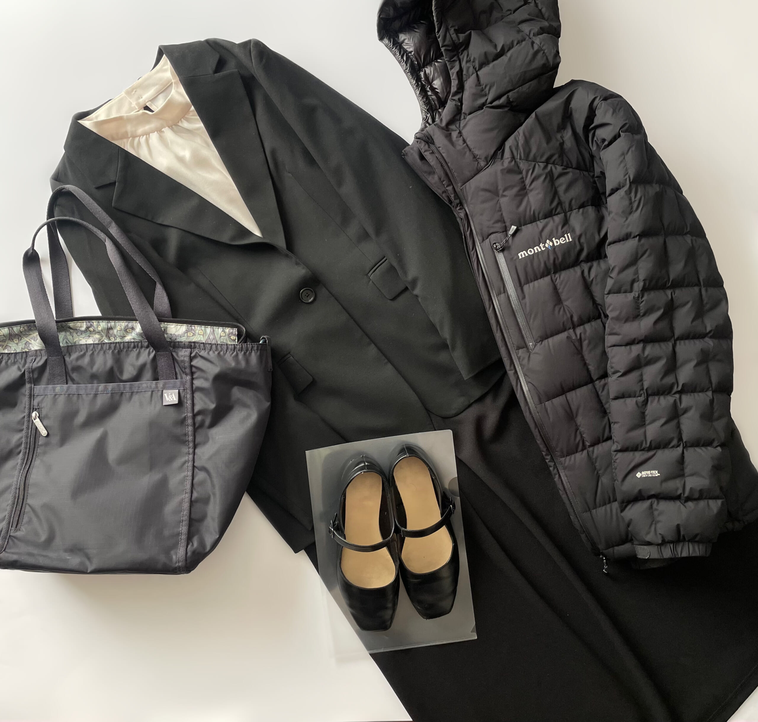 40代女性の2025年11月中旬コーデ、フラットレイ画像4