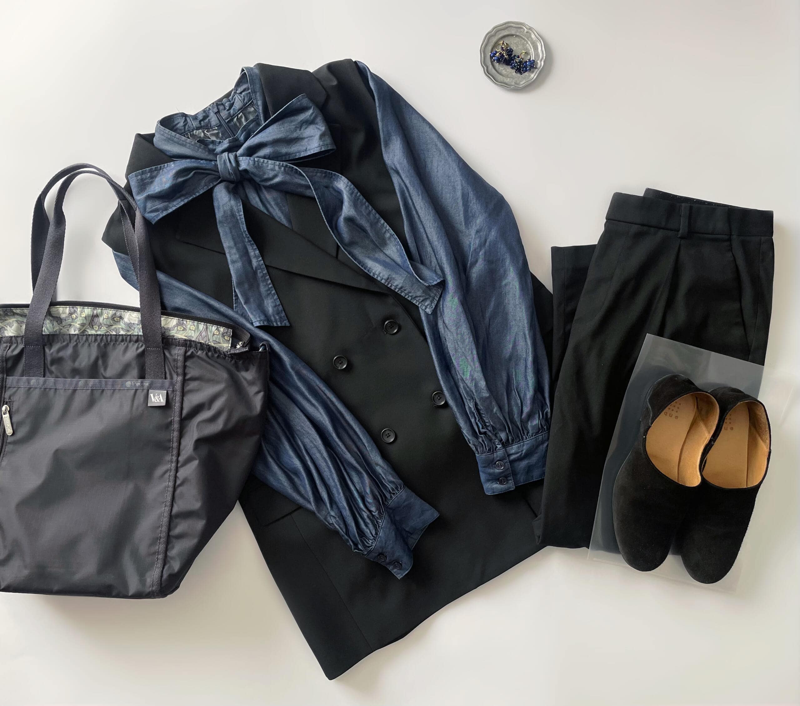 40代女性の2025年11月中旬コーデ、フラットレイ画像5