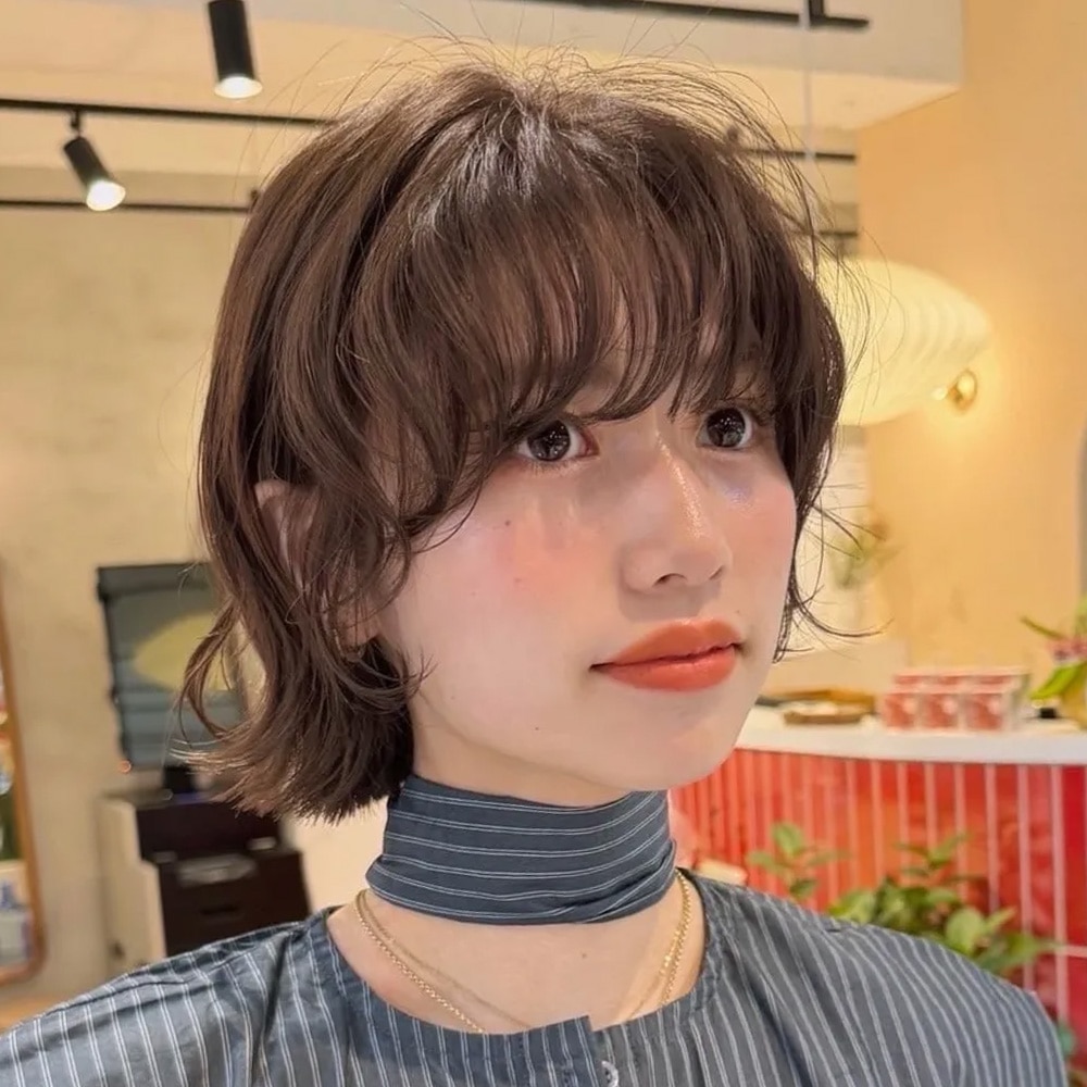 ニュアンスパーマでふんわり、首元はスッキリ見えるパーマボブ アザーカット02