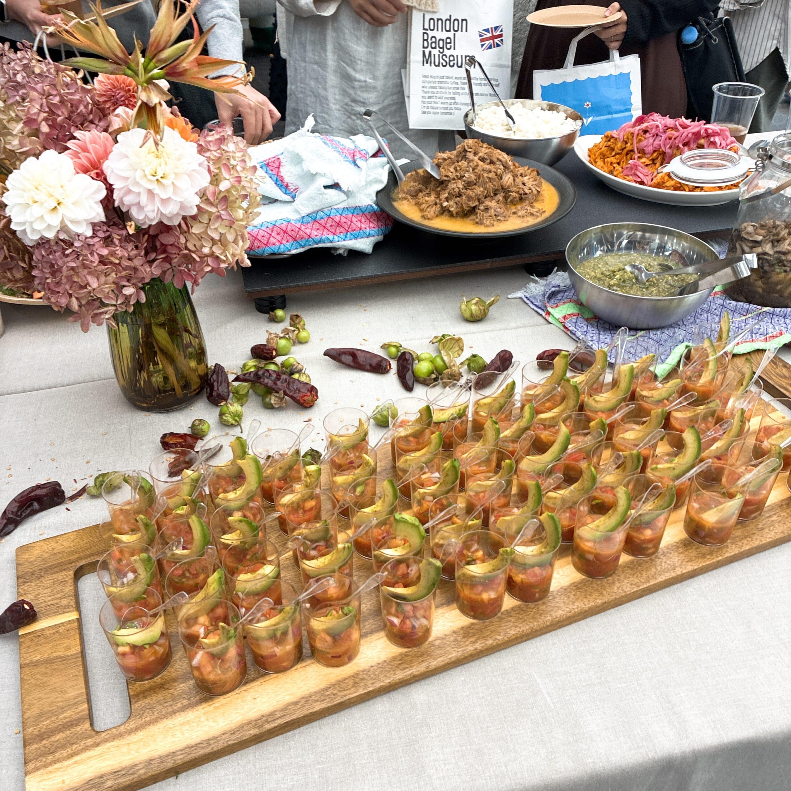 LEE100人隊　LEEキャラクター　パーティー　テーブル　フィンガーフード　ケータリング