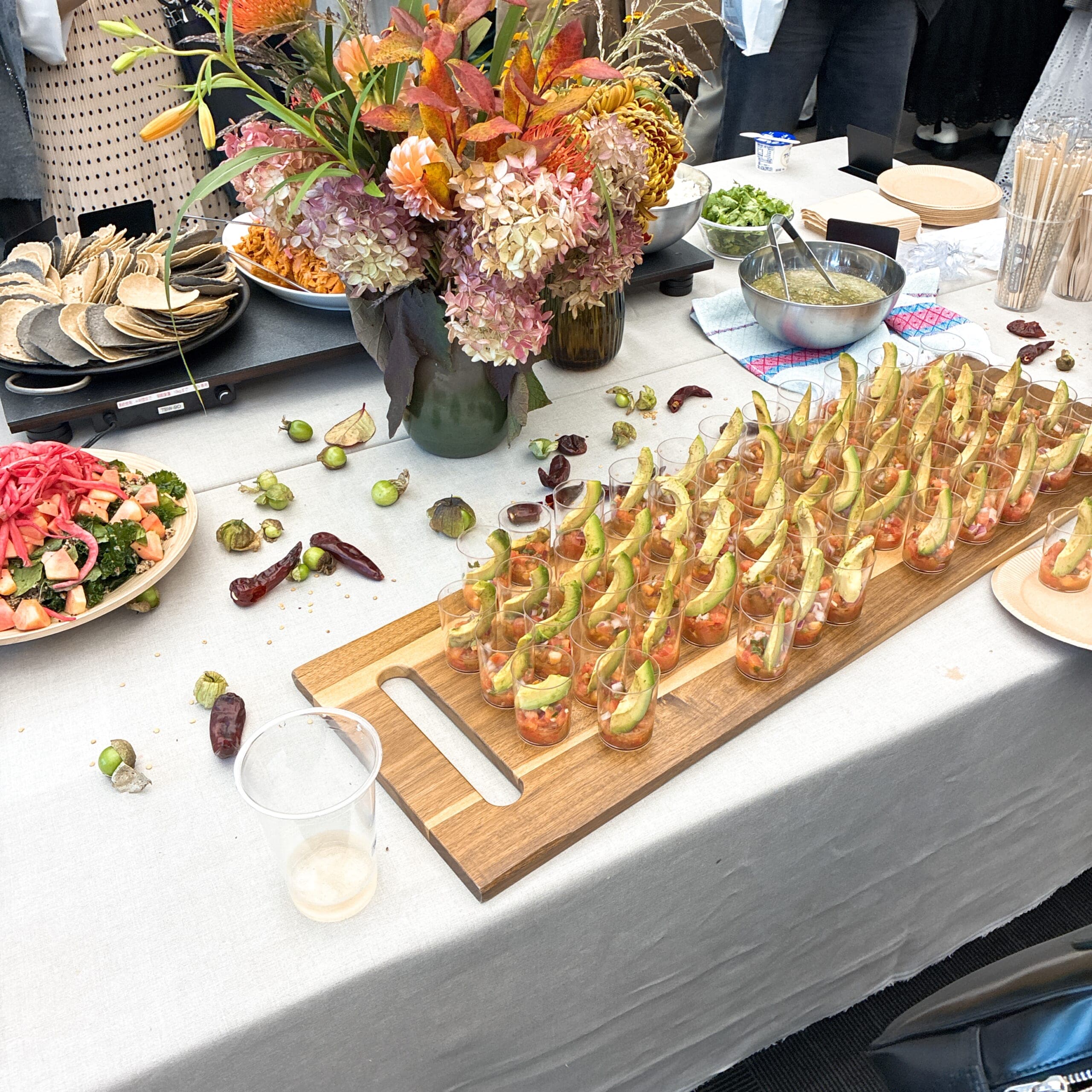 LEE100人隊　LEEキャラクター　パーティー　テーブル　フィンガーフード　ケータリング