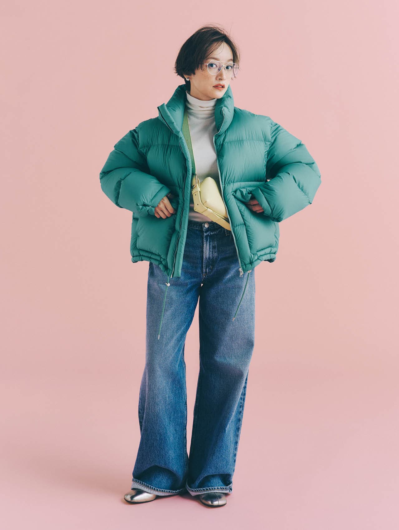 高山 都さんとAURALEE［ オーラリー ］のSUPER LIGHT NYLON RIPSTOP DOWN BLOUSON