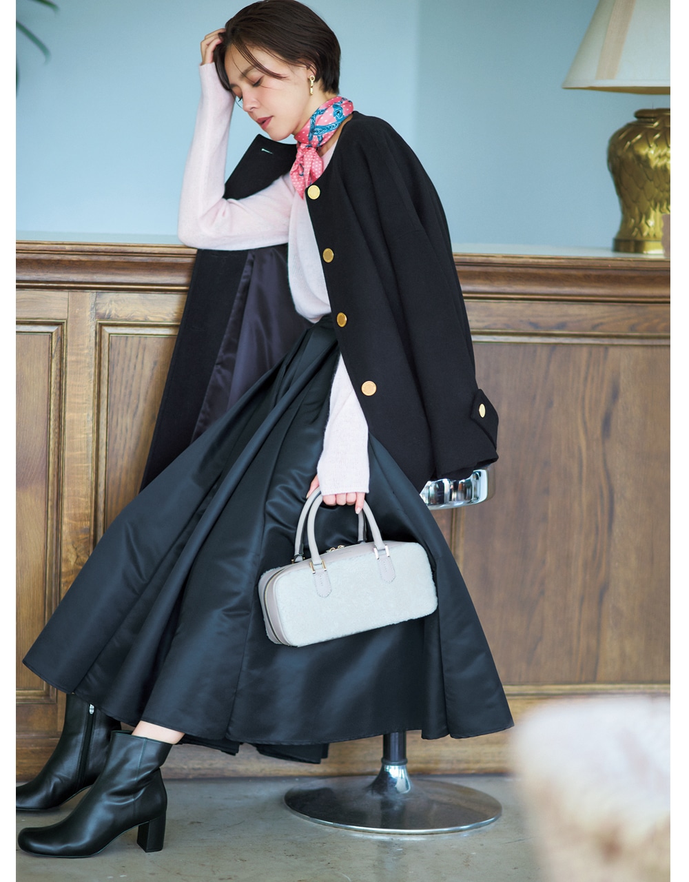 黒ショートブーツコーデ 浅見れいなさん