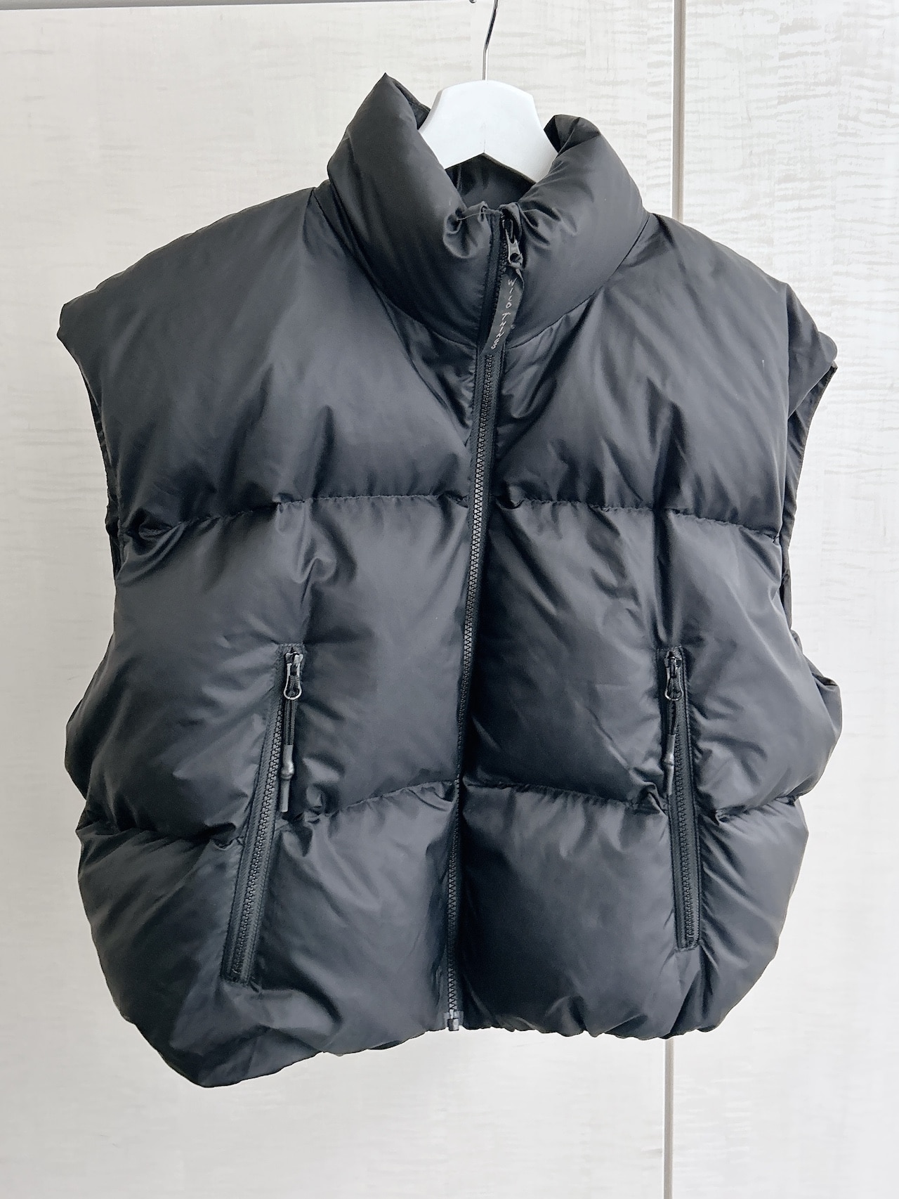 【ジェーン スミス×ワイルドシングス×ビューティーアンドユース】ショートダウンベスト