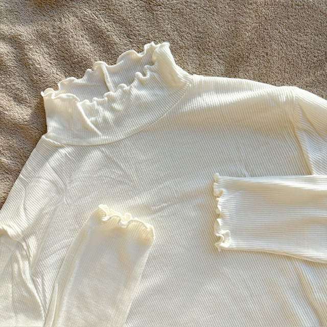 極暖ヒートテックカシミアブレンドリブハイネックTのメローがわかる写真