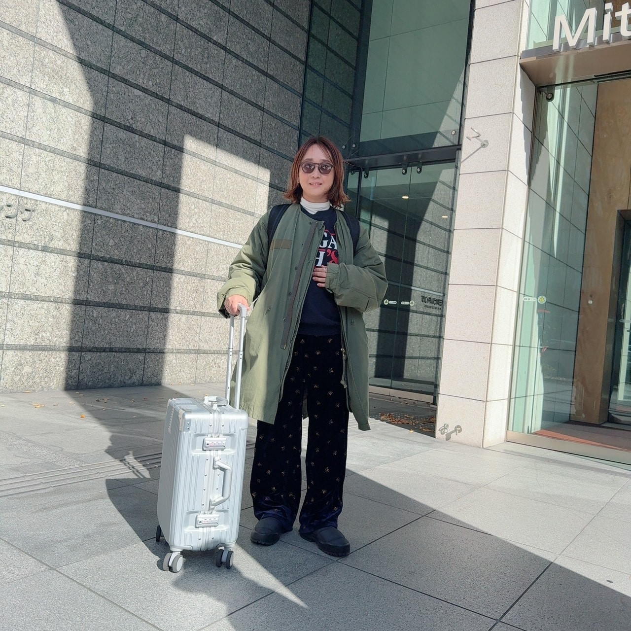 THE NORTH FACE（ザ・ノース・フェイス）/「サーモボール トラクション ミュール 5」を履いたスタイリスト徳永千夏さん　仙台へ１泊旅行コーディネート（２日目）