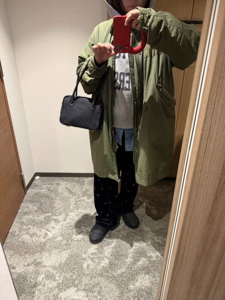 THE NORTH FACE（ザ・ノース・フェイス）/「サーモボール トラクション ミュール 5」　を履いたスタイリスト徳永千夏さん　仙台へ１泊旅行コーディネート（１日目）