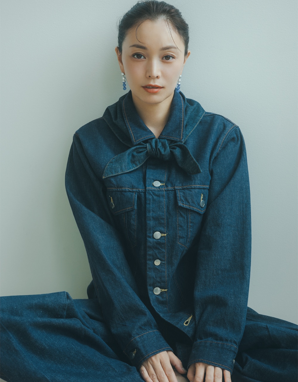 パールを身につけたコーデ 蛯原友里さん