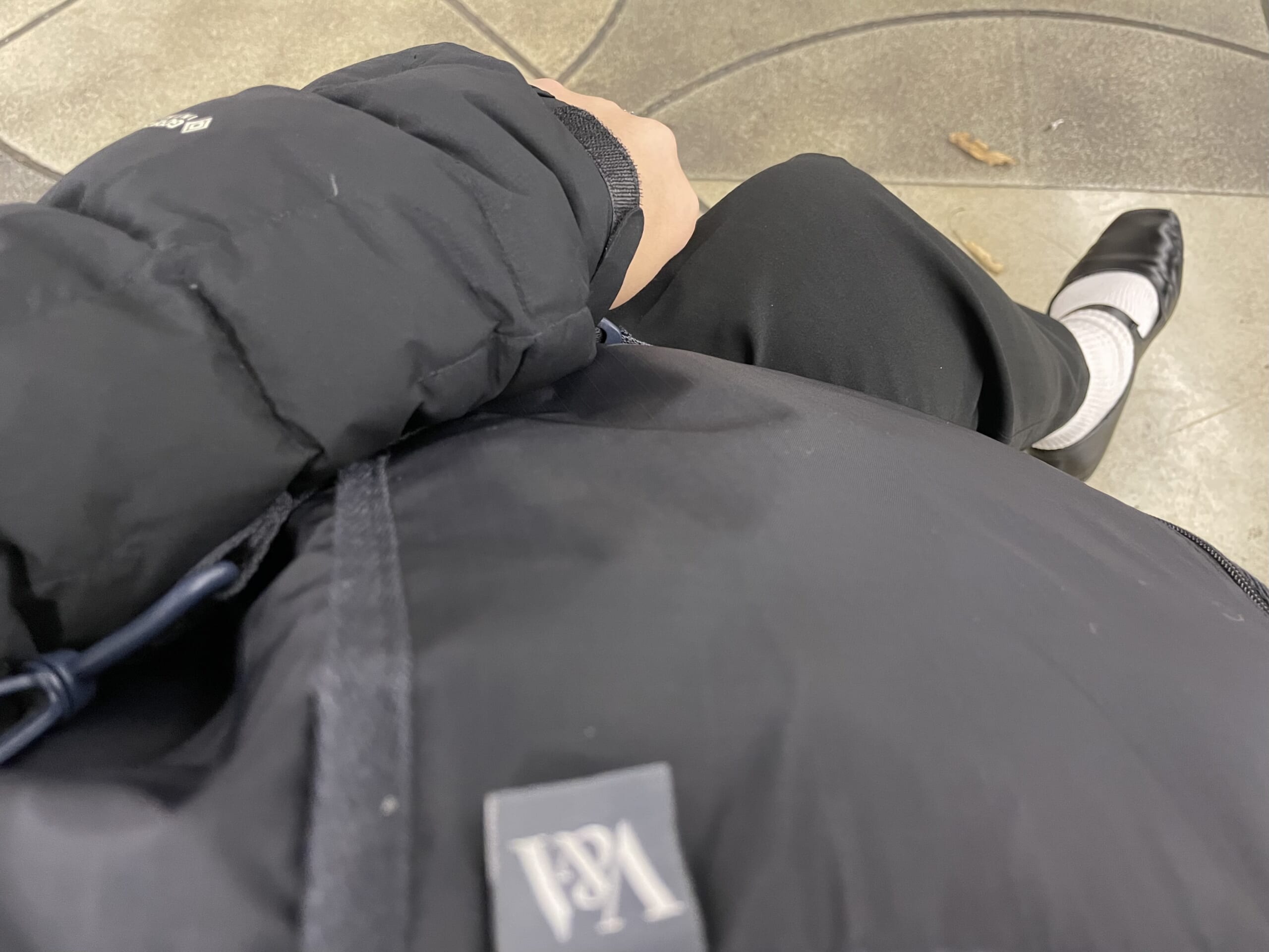 40代女性の2025年11月中旬コーデ、足元写真5