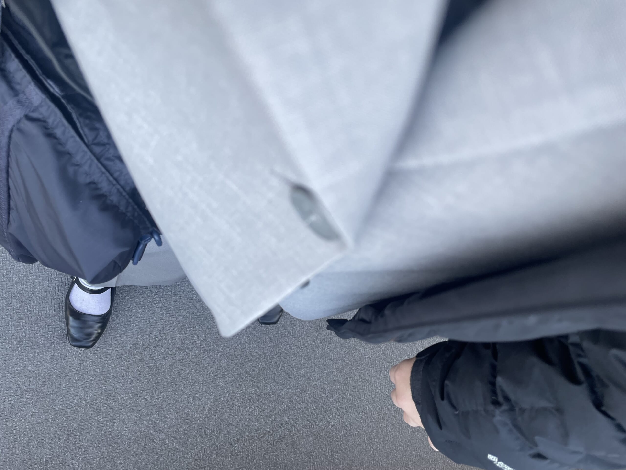 40代女性の2025年11月中旬コーデ、足元写真4