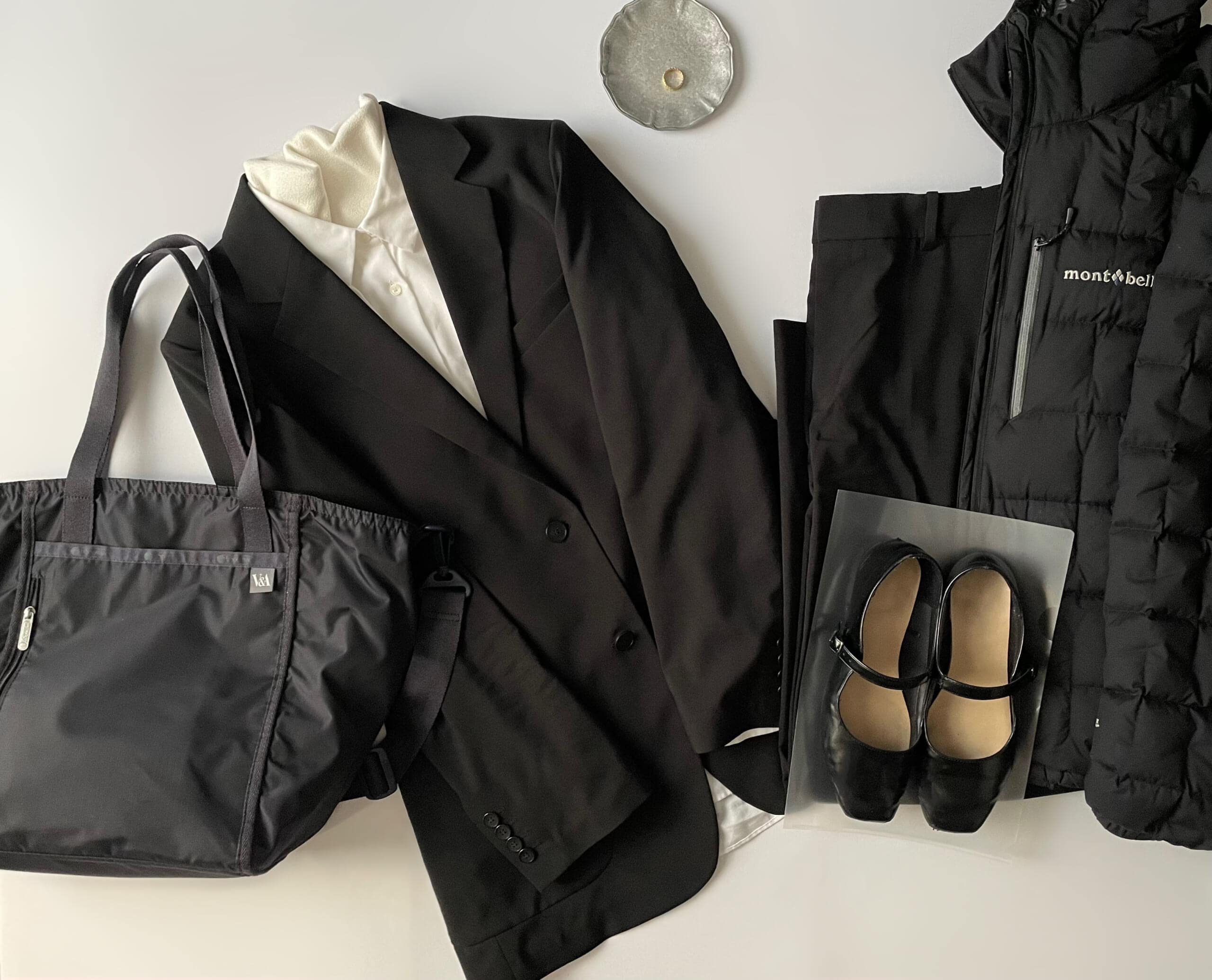 40代女性の2025年11月中旬コーデ、フラットレイ画像5