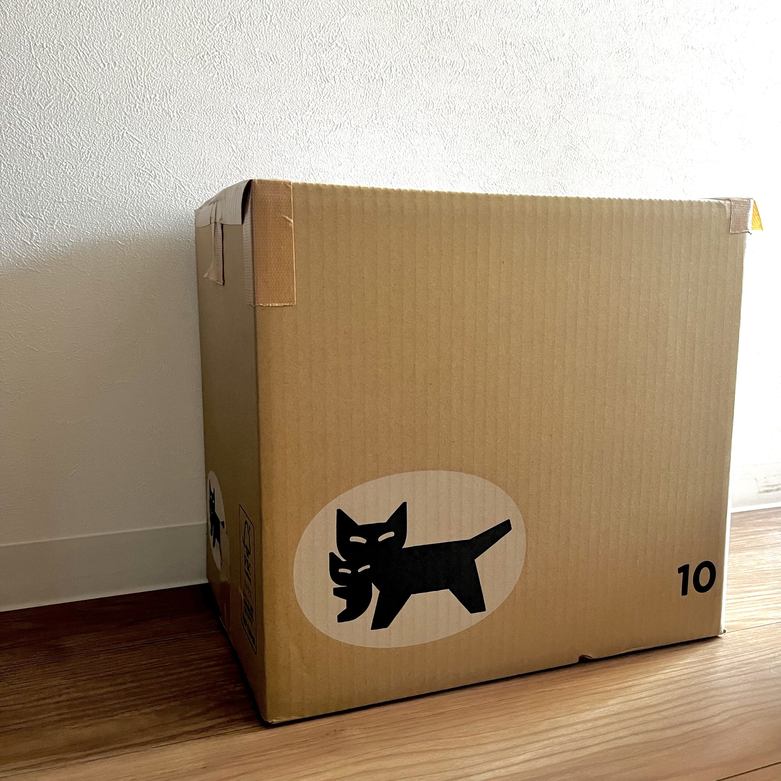 荷物　段ボール