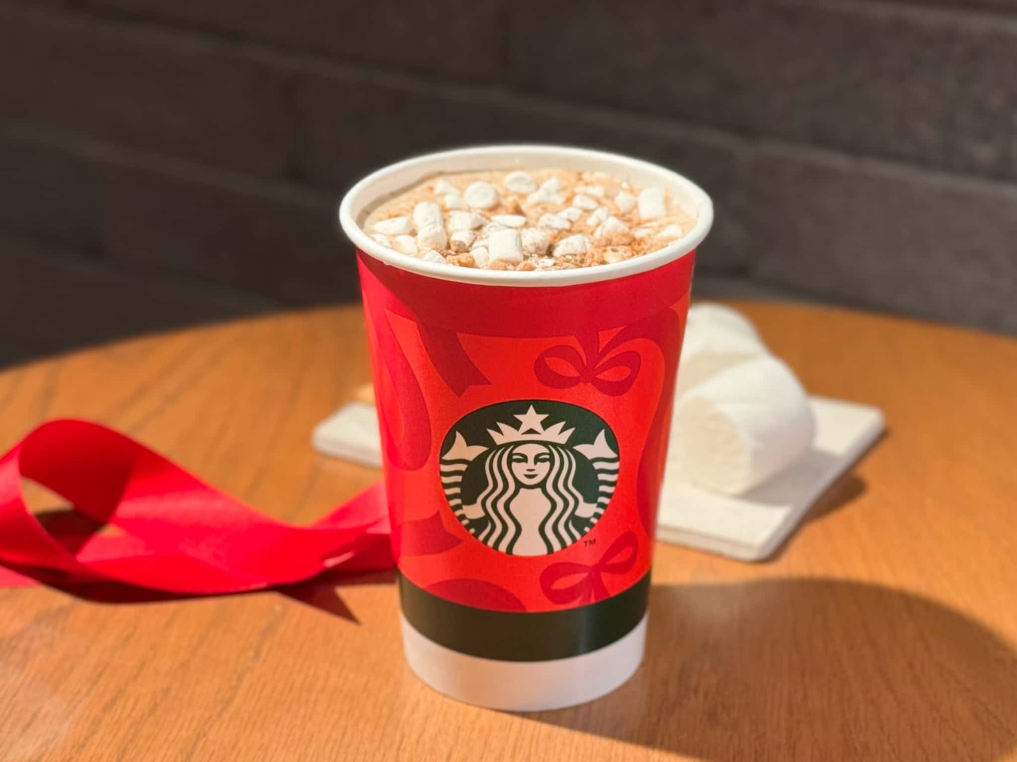 スターバックス新作「スモア チョコレート ラテ」引き