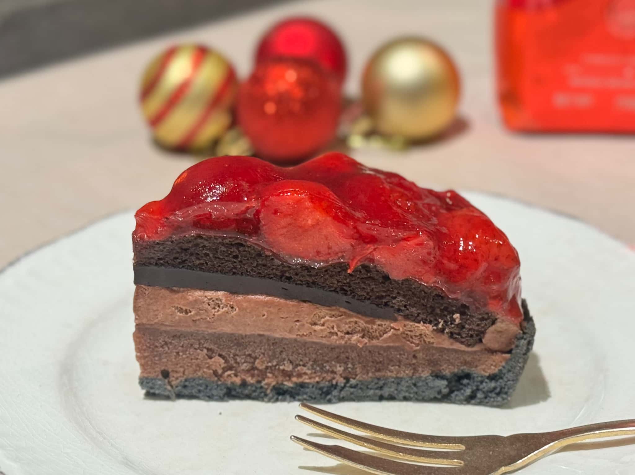 スタバ新作フードストロベリー&チョコレートタルト断面