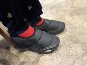 THE NORTH FACE（ザ・ノース・フェイス）/「サーモボール トラクション ミュール 5」　スタイリスト徳永千夏さん着用足元
