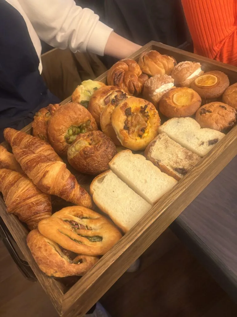 横浜「flour+water」選べるパン