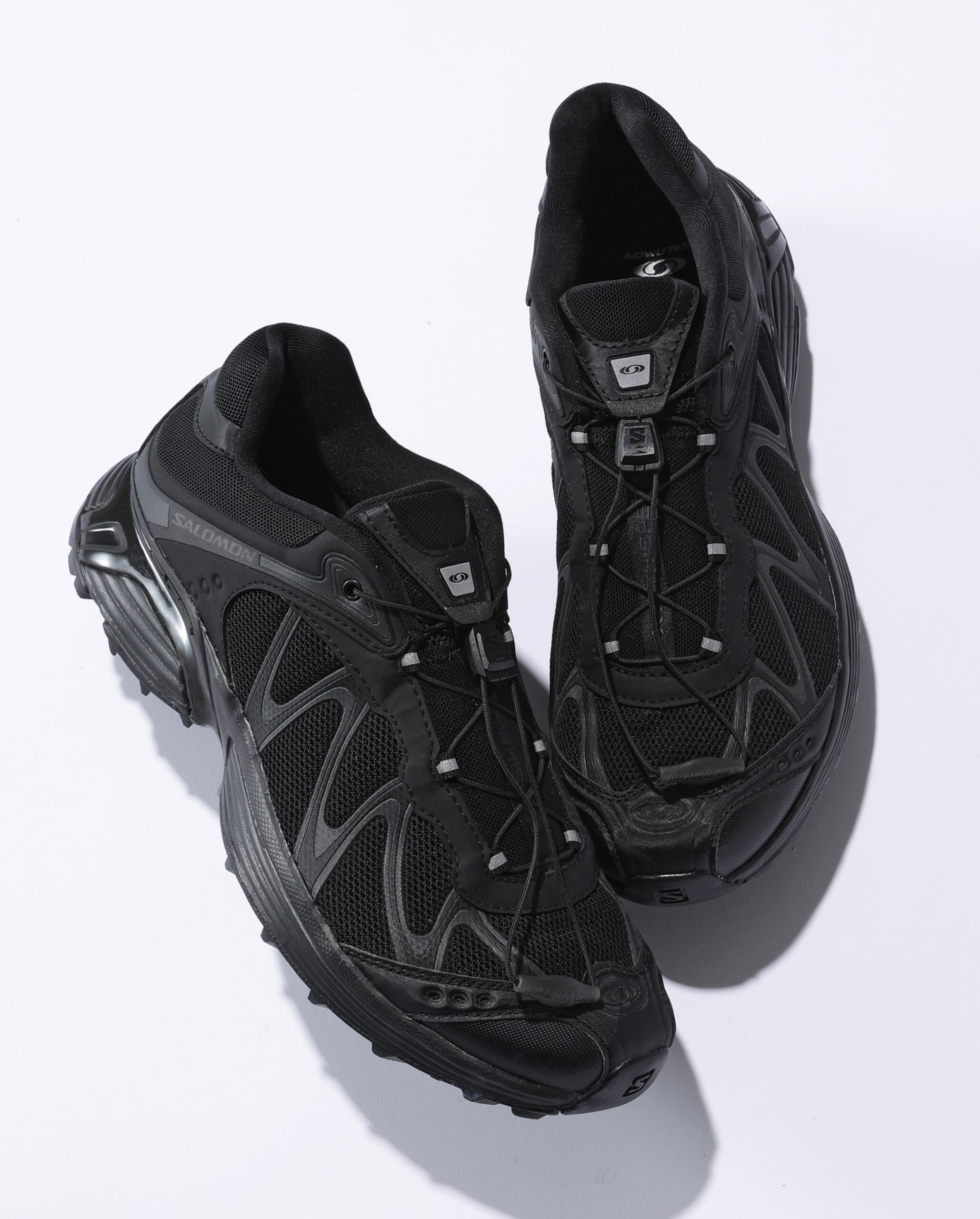 スニーカーのコーディネートをスタイリストが指南 LEEマルシェ SALOMON