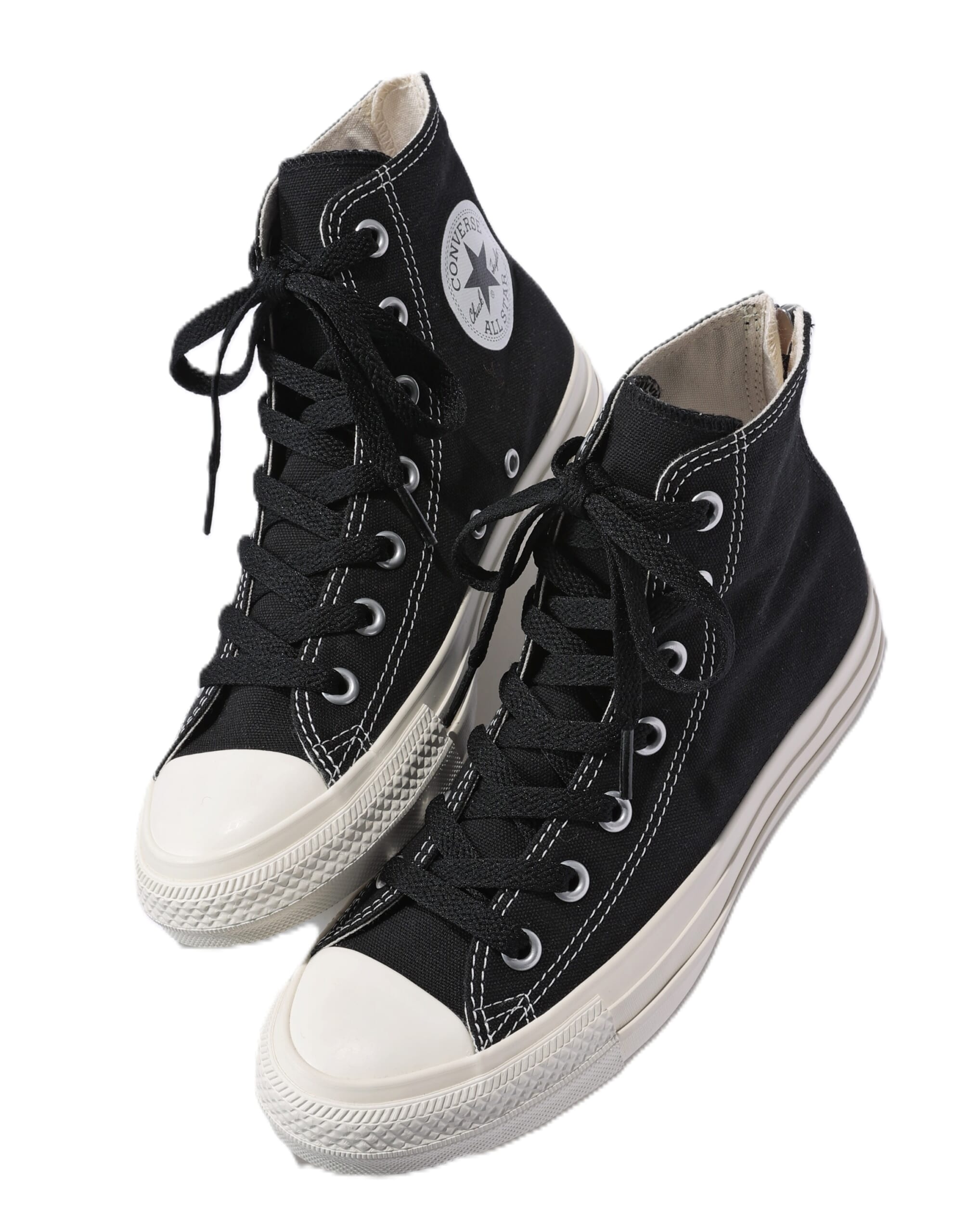 スニーカーのコーディネートをスタイリストが指南 LEEマルシェ converse