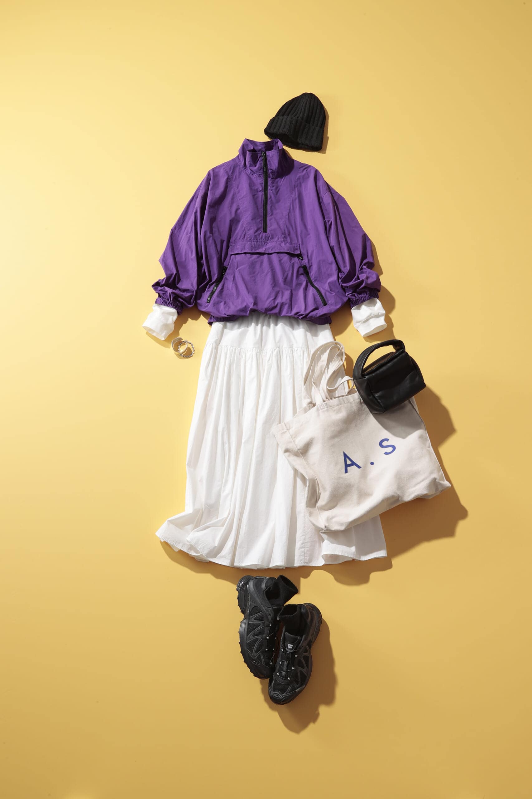 スニーカーのコーディネートをスタイリストが指南 LEEマルシェ SALOMON