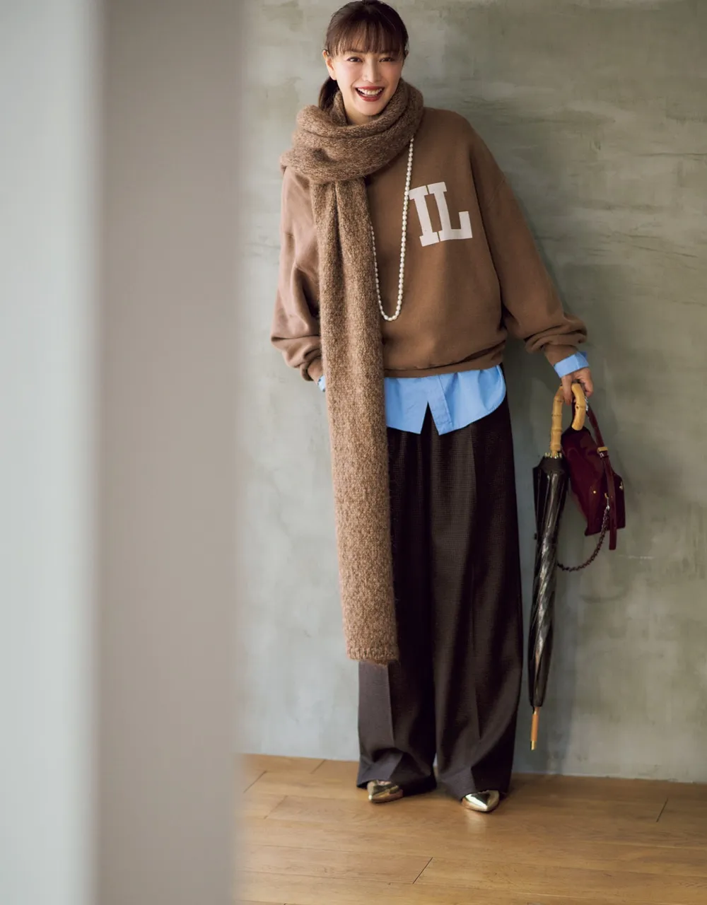 【コルデラ】ブラウンロングマフラーのコーデ