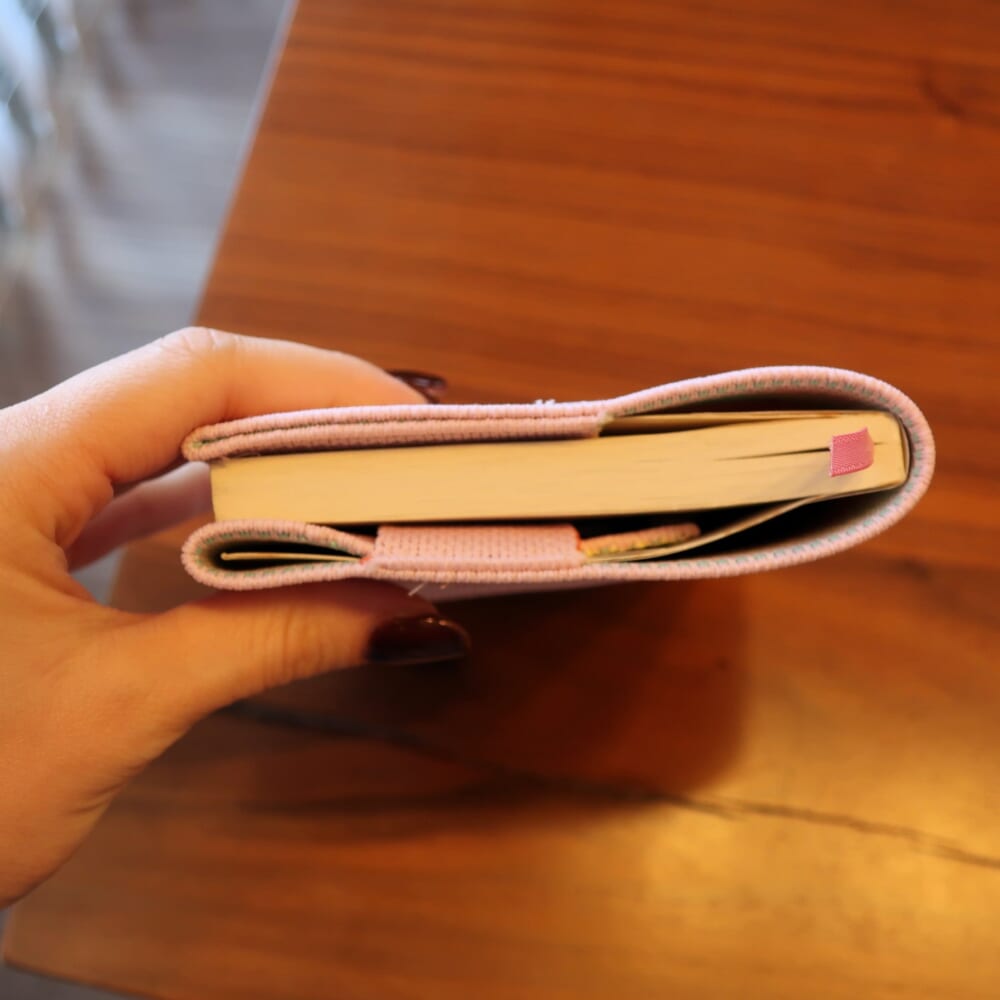 コメダ珈琲　ニットブックカバー