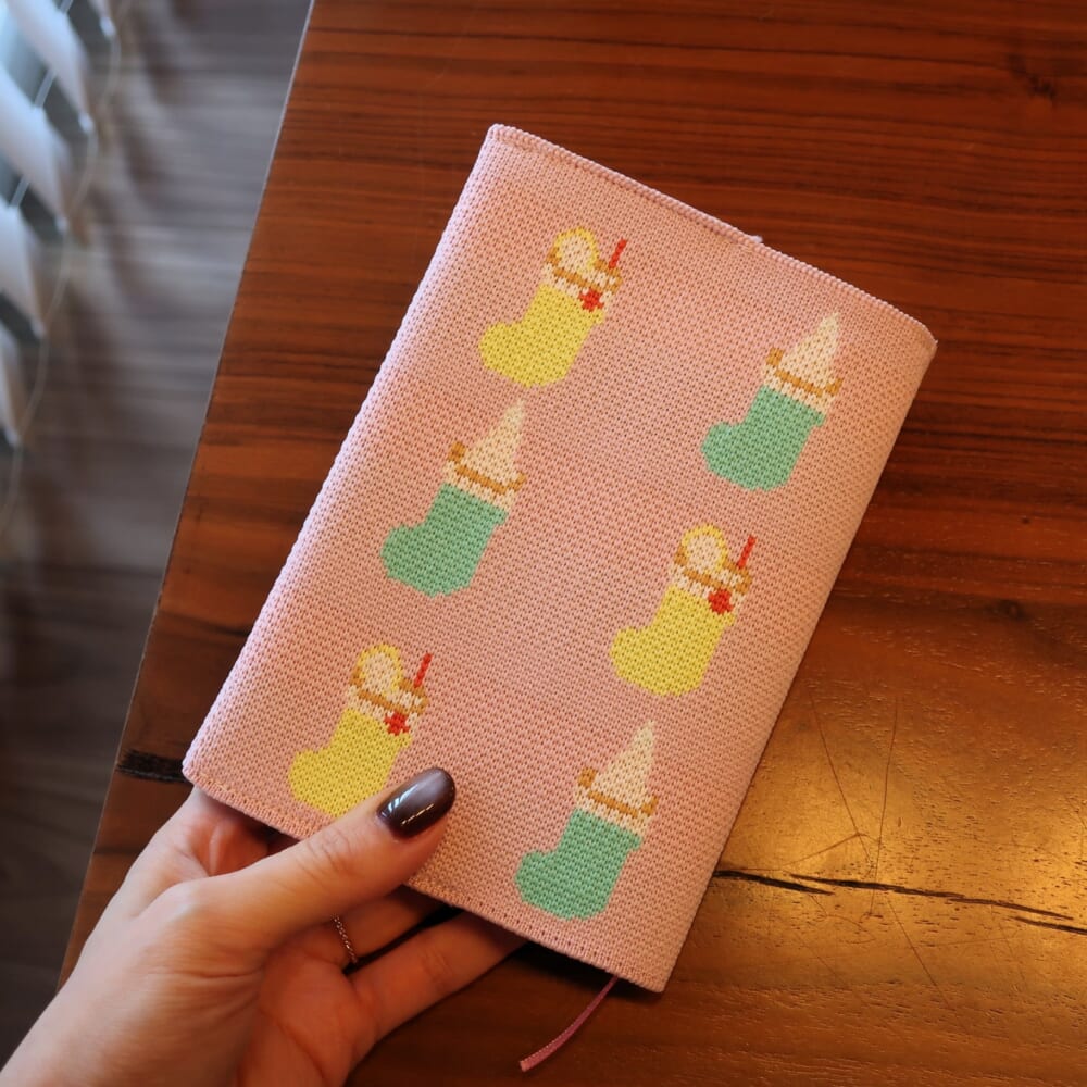 コメダ珈琲　ニットブックカバー